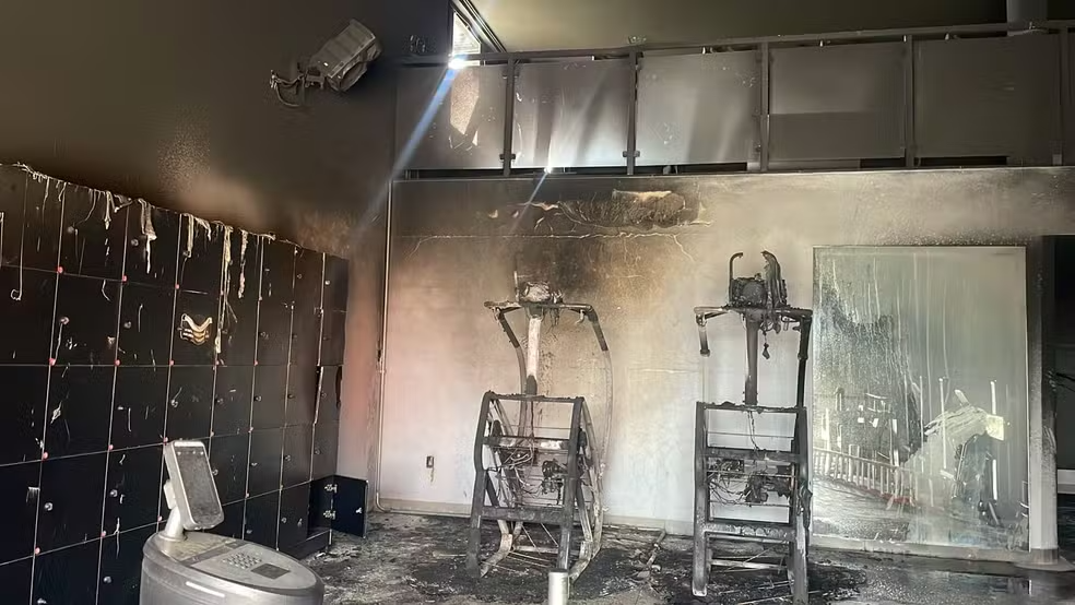 Incêndio atinge academia no bairro Novo Jaraguá; prejuízo estimado é de R$ 500 mil