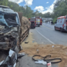 Grave acidente na BR-251: Colisão entre caminhões deixa motorista preso às ferragens em Salinas