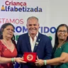 Educação Histórica: Montalvânia recebe Medalha de Ouro no Selo Nacional Criança Alfabetizada em Brasília