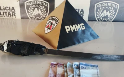 Homem é preso em Januária após tentar agredir companheira com facão no Centro