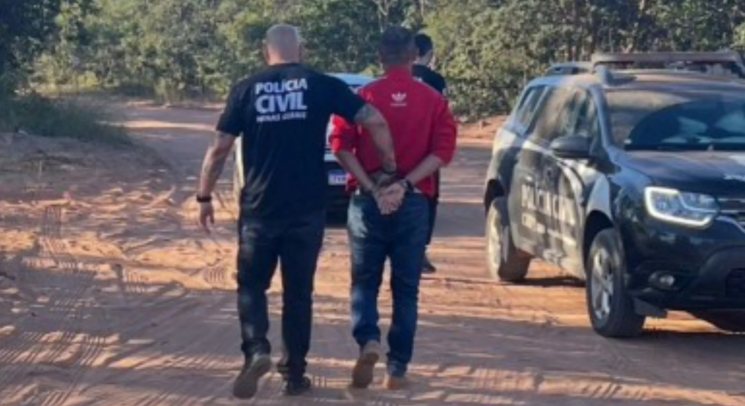 Motorista de ônibus escolar é preso suspeito de estupro de vulnerável contra criança de 10 anos