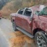 Susto na BR-251: Caminhonete capota após passar em mancha de óleo próximo a Francisco Sá