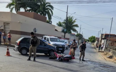 Plantão: Acidente entre carro e moto deixa ferido no centro de Januária