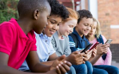 Proibição de redes sociais para menores de 16 anos ganha força no mundo e avança no Brasil; entenda as mudanças