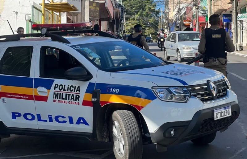 TERROR NA MGT-496: Ônibus que ia de Brasília de Minas para BH é atingido por tiros durante tentativa de assalto em Corinto