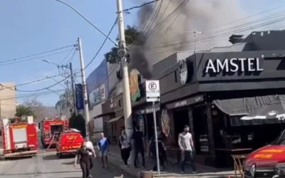 SUSTO EM MONTES CLAROS: Incêndio atinge o Restaurante Mapa de Minas e mobiliza o Corpo de Bombeiros