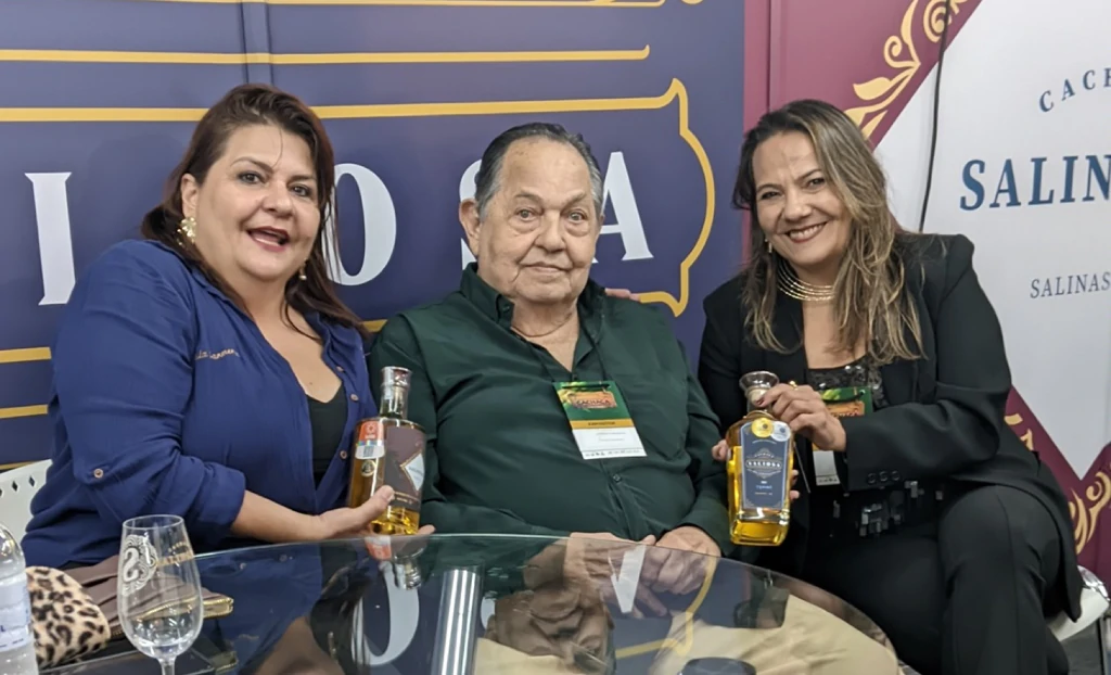 De pai para filhas: sucessão familiar e inovação impulsionam o legado da cachaça artesanal em Salinas