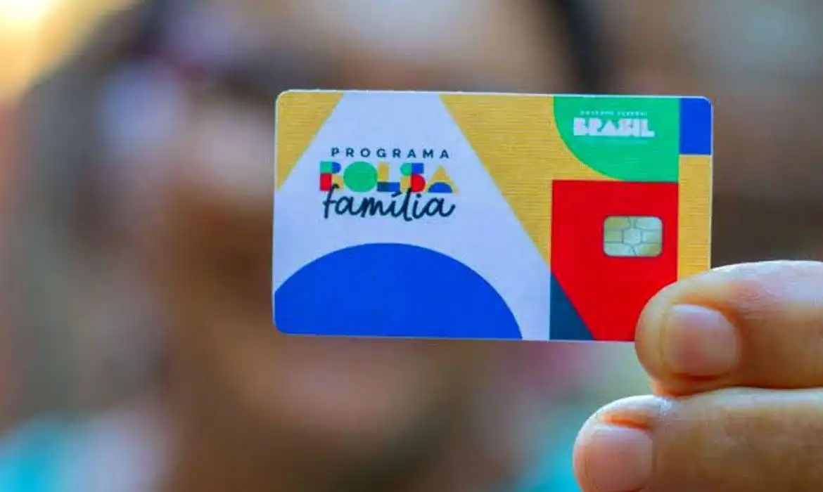 Governo Anuncia Reajuste do Bolsa Família a Poucos Dias das Eleições