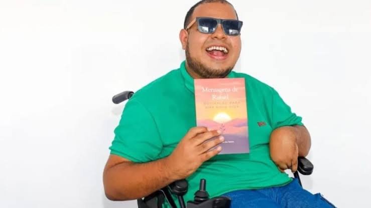 HISTÓRIA DE SUPERAÇÃO: Com Paralisia Cerebral e Diagnóstico Desafiador na Infância, Escritor Rafael Lança Segundo Livro e Inspira Milhares